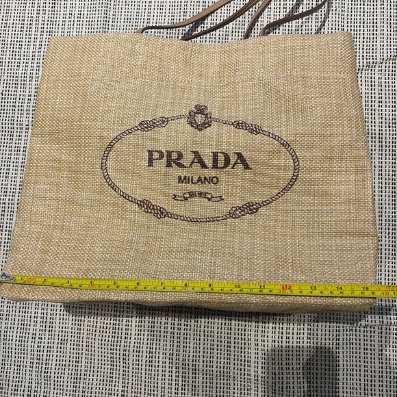 Prada raffia tote medium size - Picture 2 of 6